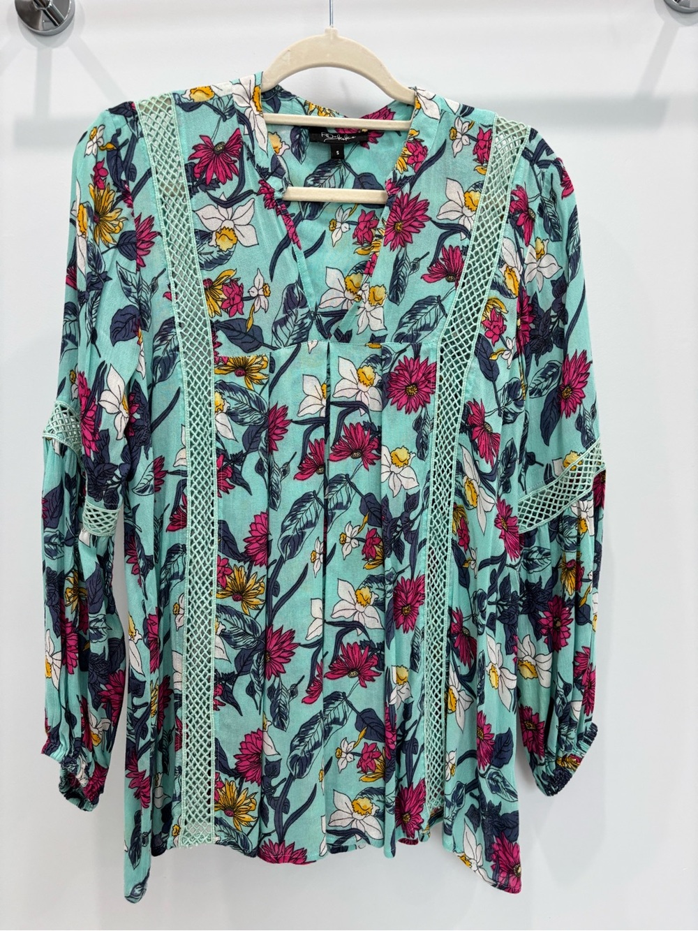 Floral Crochet-Trim Mint Peasant Blouse